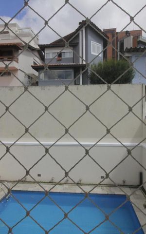 Casa à venda com 350m², 4 quartos e 5 vagasVista da suíte 1