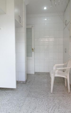 Casa à venda com 350m², 4 quartos e 5 vagasÁrea de Serviço