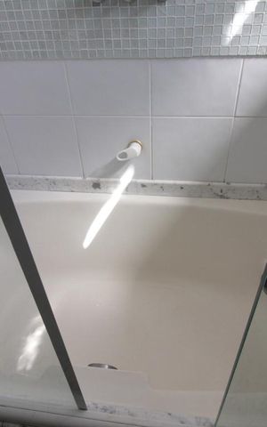 Casa à venda com 350m², 4 quartos e 5 vagasBanheira