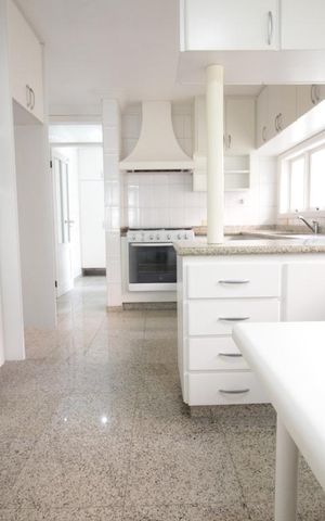 Casa à venda com 350m², 4 quartos e 5 vagasCozinha