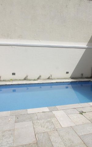 Casa à venda com 350m², 4 quartos e 5 vagasPiscina