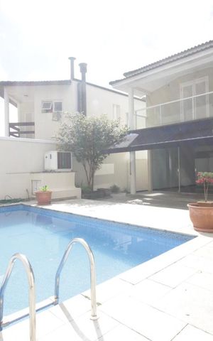 Casa à venda com 350m², 4 quartos e 5 vagasÁrea Externa