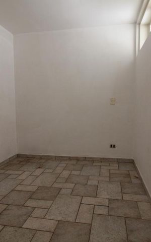 Casa à venda com 350m², 4 quartos e 5 vagasQuarto de Serviço