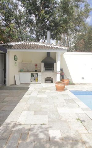 Casa à venda com 350m², 4 quartos e 5 vagasÁrea Externa