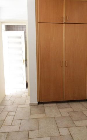 Casa à venda com 350m², 4 quartos e 5 vagasQuarto de Serviço