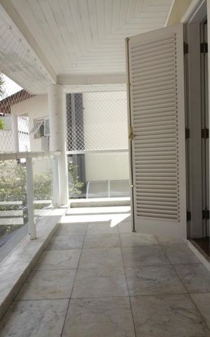 Casa à venda com 350m², 4 quartos e 5 vagasVaranda