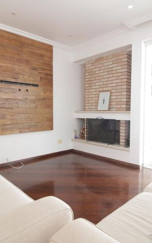 Casa à venda com 350m², 4 quartos e 5 vagasSala