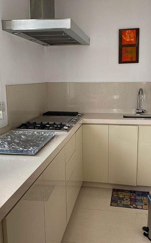 Apartamento à venda com 337m², 4 quartos e 5 vagas Apartamento à venda com 337m², 4 quartos e 5 vagasCozinha