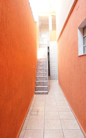 Casa à venda com 100m², 3 quartos e 2 vagasFundos