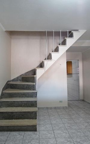 Casa à venda com 100m², 3 quartos e 2 vagasSala