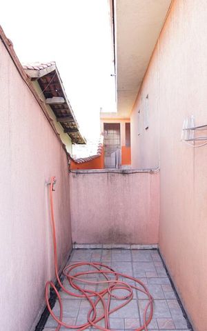 Casa à venda com 100m², 3 quartos e 2 vagasQuarto 1 - Varanda
