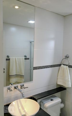 Studio à venda com 36m², 1 quarto e 1 vaga Studio à venda com 36m², 1 quarto e 1 vagaBanheiro