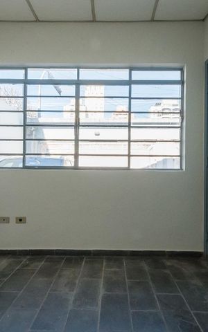 Casa à venda com 100m², 2 quartos e 2 vagas Casa à venda com 100m², 2 quartos e 2 vagasQuarto 1