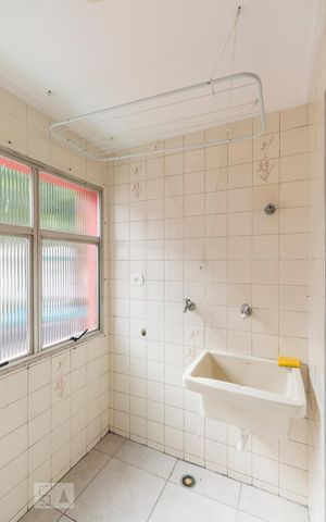 Apartamento à venda com 70m², 2 quartos e 1 vagaÁrea de Serviço