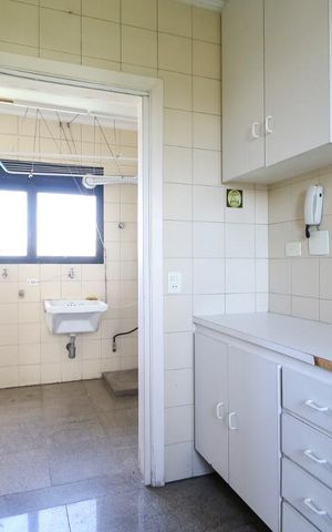 Apartamento à venda com 200m², 3 quartos e 3 vagas Apartamento à venda com 200m², 3 quartos e 3 vagasCozinha