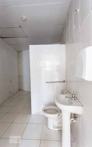 Casa para alugar com 210m², 4 quartos e 2 vagas Casa para alugar com 210m², 4 quartos e 2 vagasEdícula - Banheiro