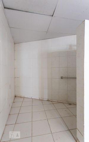 Casa para alugar com 210m², 4 quartos e 2 vagas Casa para alugar com 210m², 4 quartos e 2 vagasEdícula - Banheiro