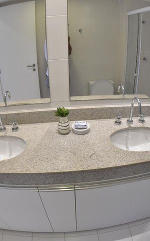 Apartamento para alugar com 321m², 5 quartos e 2 vagasBanheiro do Quarto 3