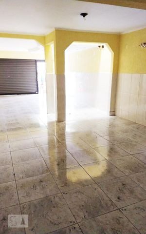 Casa para alugar com 190m², 2 quartos e sem vaga Casa para alugar com 190m², 2 quartos e sem vagaSalão de Festas