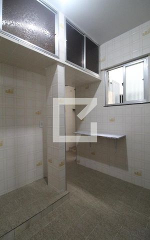 Apartamento à venda com 60m², 2 quartos e sem vaga Apartamento à venda com 60m², 2 quartos e sem vagaCozinha e Área de Serviço