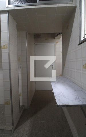 Apartamento à venda com 60m², 2 quartos e sem vaga Apartamento à venda com 60m², 2 quartos e sem vagaCozinha e Área de Serviço