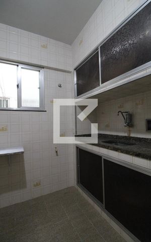 Apartamento à venda com 60m², 2 quartos e sem vaga Apartamento à venda com 60m², 2 quartos e sem vagaCozinha e Área de Serviço