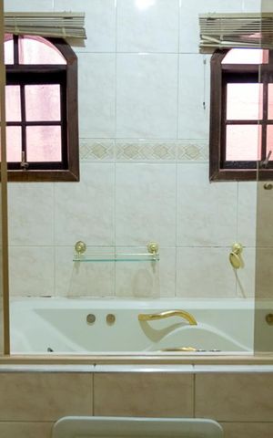Casa à venda com 200m², 3 quartos e 6 vagasBanheiro da Suite