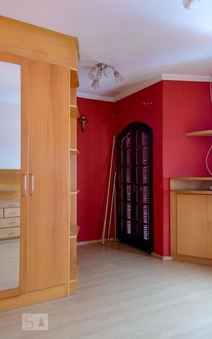 Casa à venda com 200m², 3 quartos e 6 vagasSuite