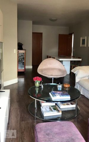 Apartamento à venda com 126m², 4 quartos e 2 vagas Apartamento à venda com 126m², 4 quartos e 2 vagasSala