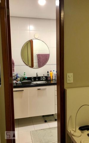 Apartamento à venda com 126m², 4 quartos e 2 vagas Apartamento à venda com 126m², 4 quartos e 2 vagasBanheiro da Suite 1
