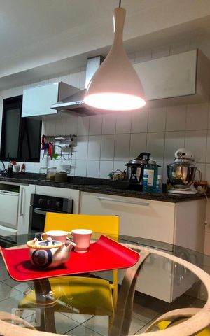 Apartamento à venda com 126m², 4 quartos e 2 vagas Apartamento à venda com 126m², 4 quartos e 2 vagasCozinha
