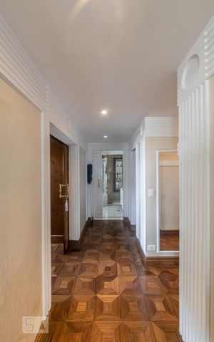 Apartamento à venda com 378m², 4 quartos e 5 vagasCorredor Suite 4