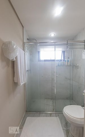 Apartamento à venda com 378m², 4 quartos e 5 vagasBanheiro Suite 3