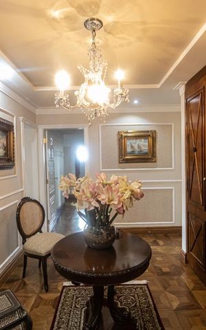 Apartamento à venda com 378m², 4 quartos e 5 vagasHall Quartos