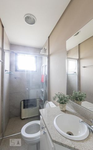 Apartamento à venda com 378m², 4 quartos e 5 vagasBanheiro de Serviço