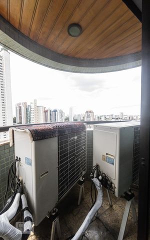 Apartamento à venda com 378m², 4 quartos e 5 vagasVaranda Suite 3