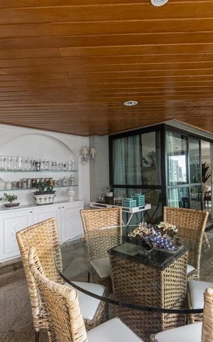 Apartamento à venda com 378m², 4 quartos e 5 vagasVaranda Sala 