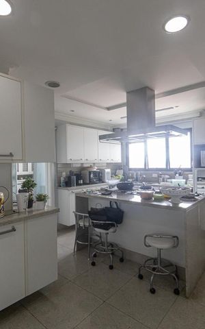 Apartamento à venda com 378m², 4 quartos e 5 vagasCozinha