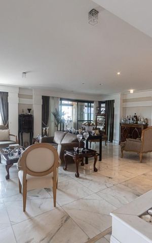 Apartamento à venda com 378m², 4 quartos e 5 vagasSala
