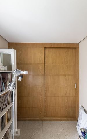 Apartamento à venda com 378m², 4 quartos e 5 vagasQuarto de Serviço 