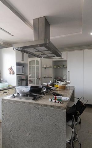 Apartamento à venda com 378m², 4 quartos e 5 vagasCozinha