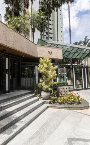 Apartamento à venda com 378m², 4 quartos e 5 vagasFachada