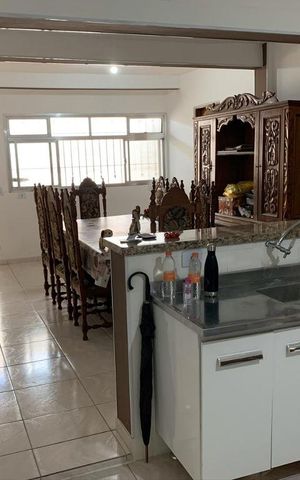 Casa à venda com 200m², 2 quartos e 2 vagas