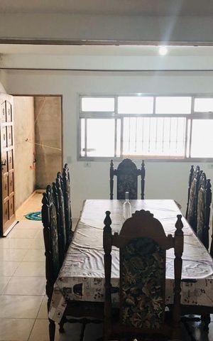 Casa à venda com 200m², 2 quartos e 2 vagas