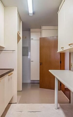 Apartamento para alugar com 124m², 2 quartos e 2 vagas Apartamento para alugar com 124m², 2 quartos e 2 vagasCozinha