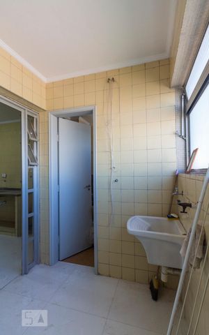 Apartamento para alugar com 78m², 3 quartos e 1 vagaÁrea de Serviço