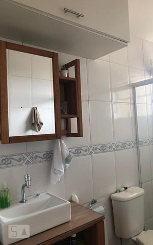 Apartamento à venda com 64m², 2 quartos e 1 vaga Apartamento à venda com 64m², 2 quartos e 1 vagaBanheiro