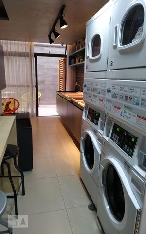 Studio para alugar com 31m², 1 quarto e 1 vaga Studio para alugar com 31m², 1 quarto e 1 vagaLavanderia