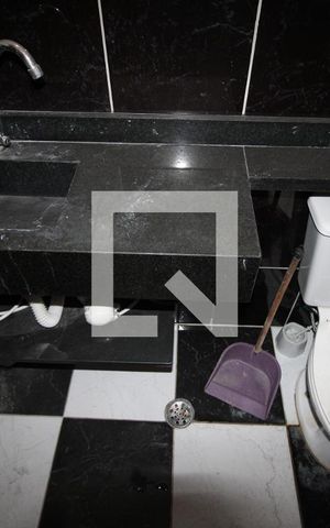 Apartamento para alugar com 100m², 2 quartos e sem vagaBanheiro