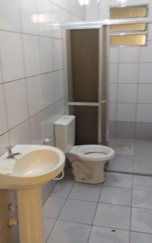 Casa para alugar com 50m², 1 quarto e sem vaga Casa para alugar com 50m², 1 quarto e sem vagaBanheiro